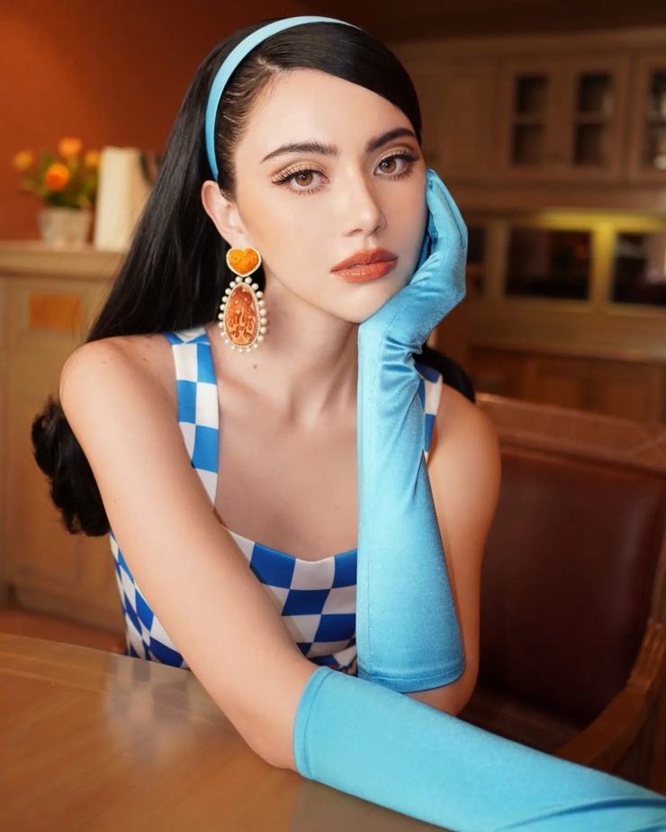 Davika Hoorne Davika Hoorne