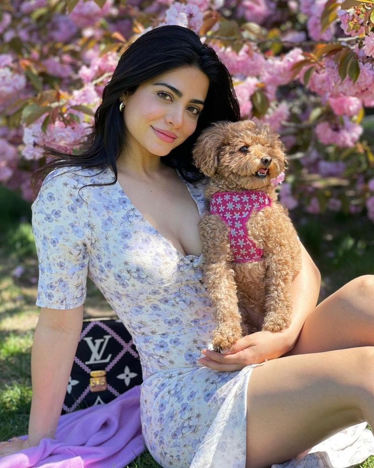 Emeraude Toubia Emeraude Toubia