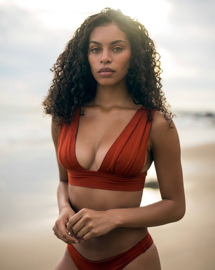Arianna Barron Arianna Barron