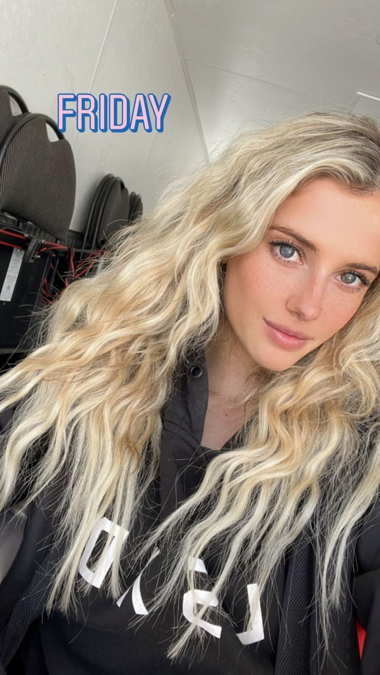 Lindsay Brewer Lindsay Brewer