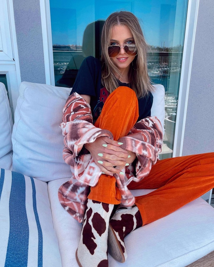 Anne Winters Anne Winters