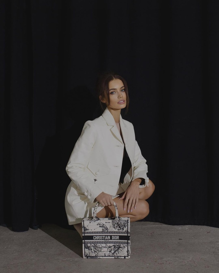Elle Trowbridge Elle Trowbridge