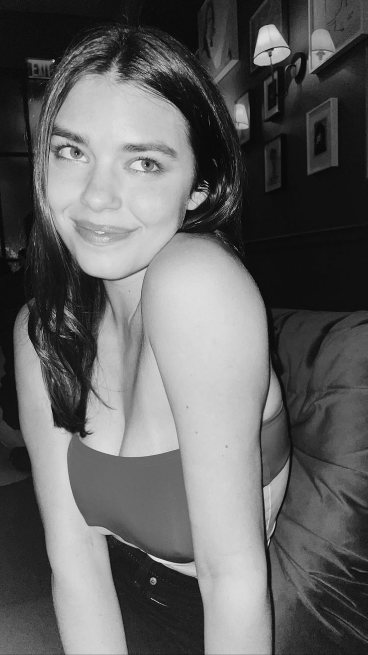 Lauren Searle