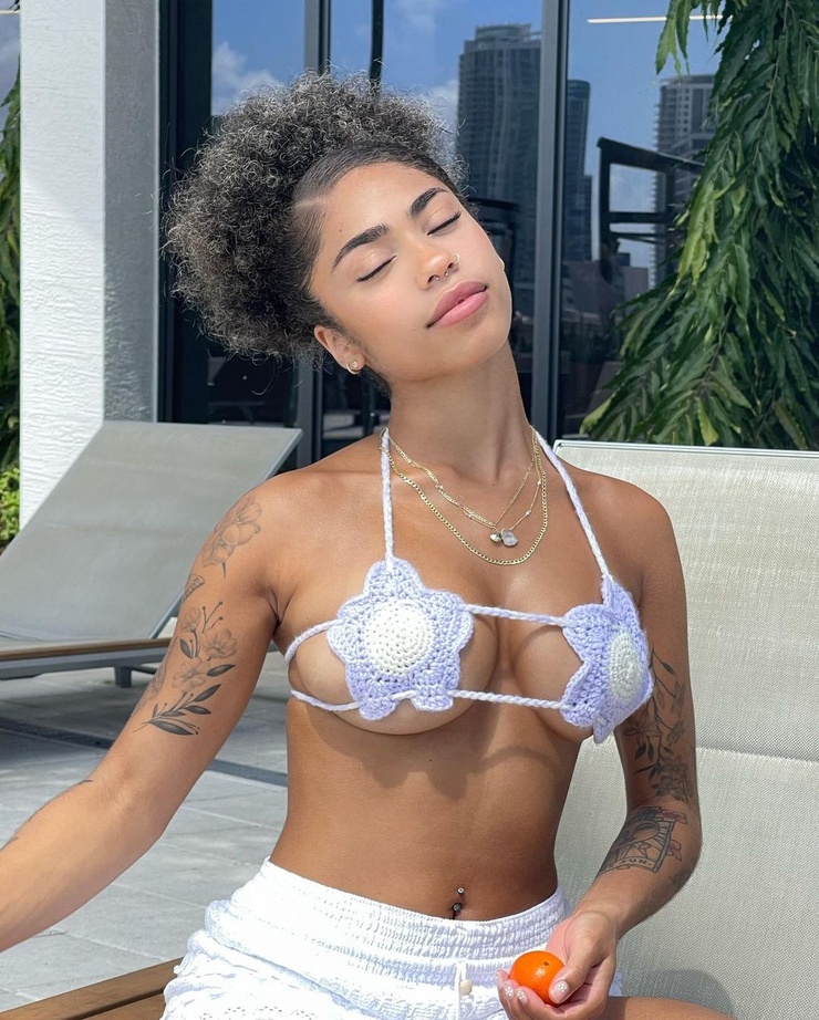 https://popularbio.com/venus-marquez/