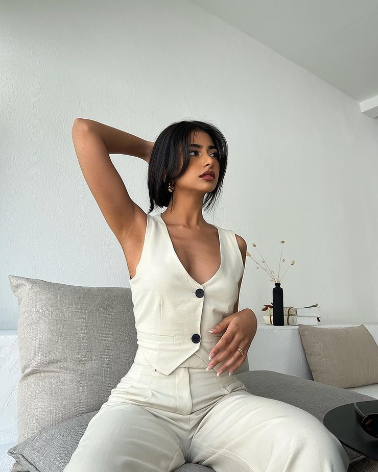 Iffat Marashi