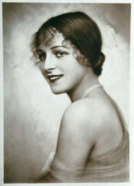 Evelyn Holt