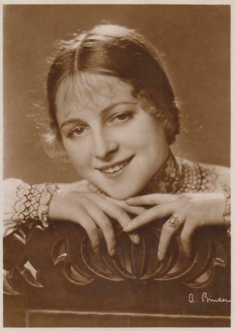 Evelyn Holt