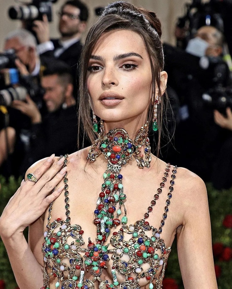 Emily Ratajkowski
