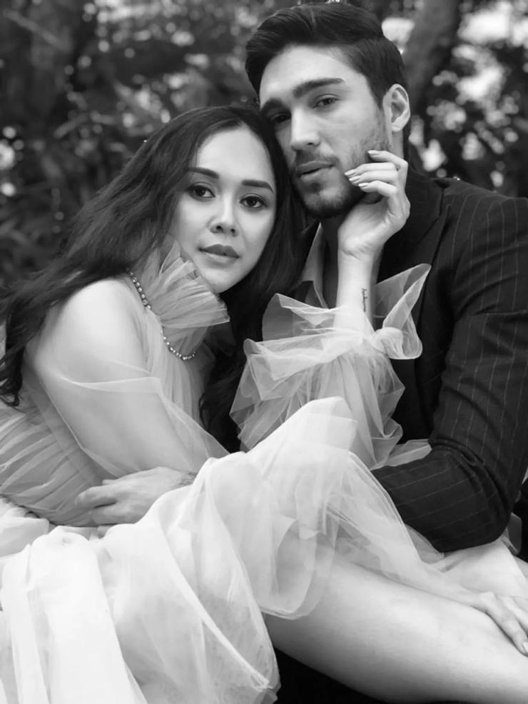 Aura Kasih