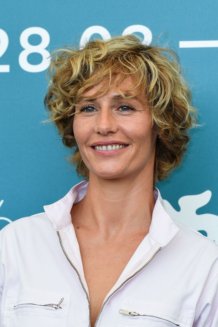 Cécile De France