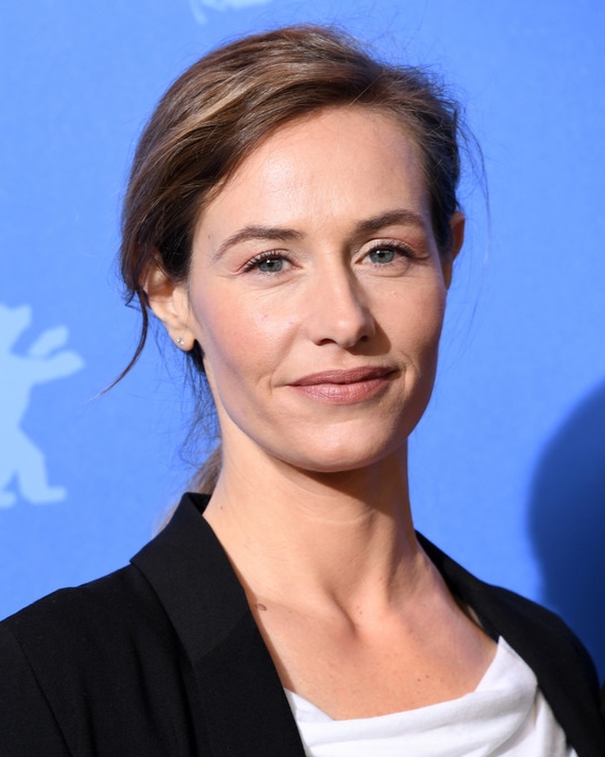 Cécile De France