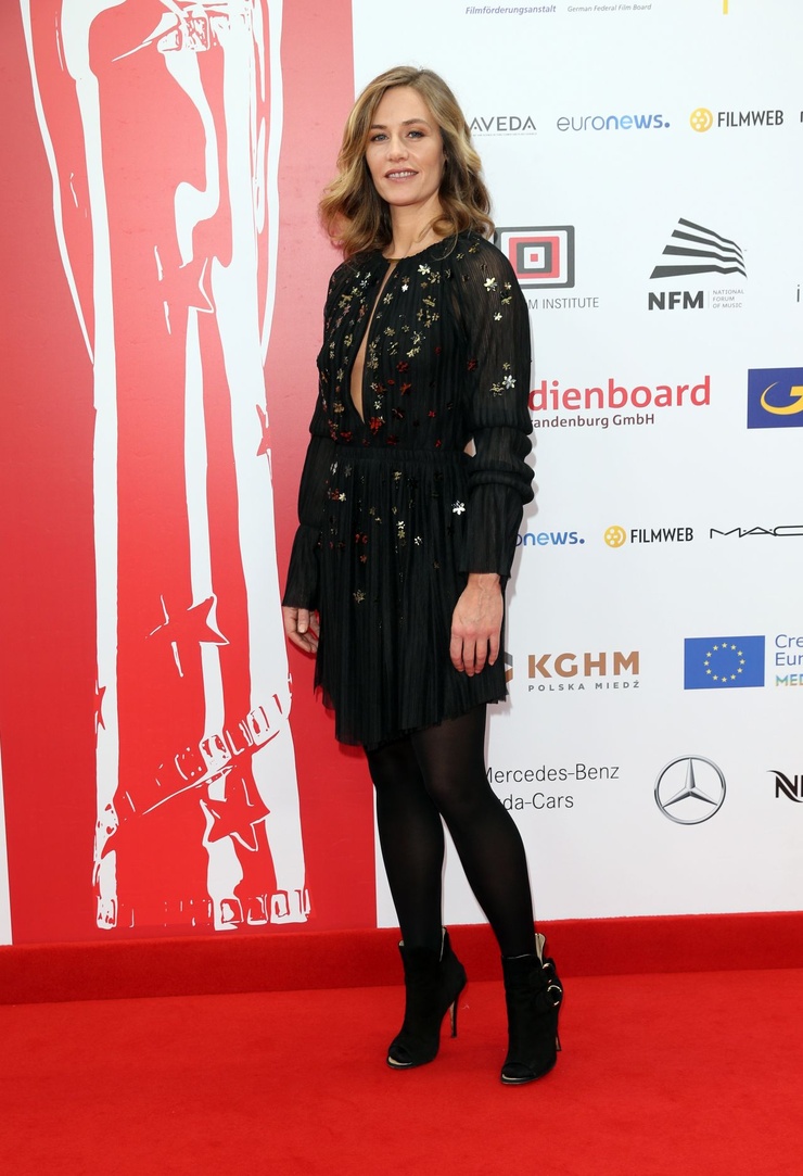 Cécile De France