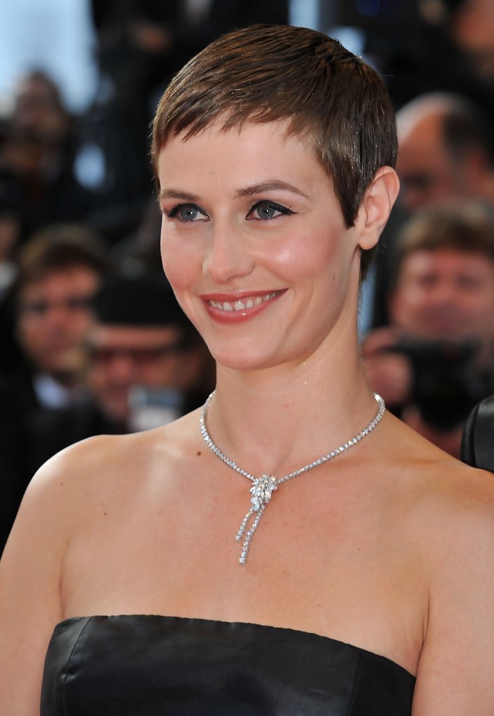 Cécile De France