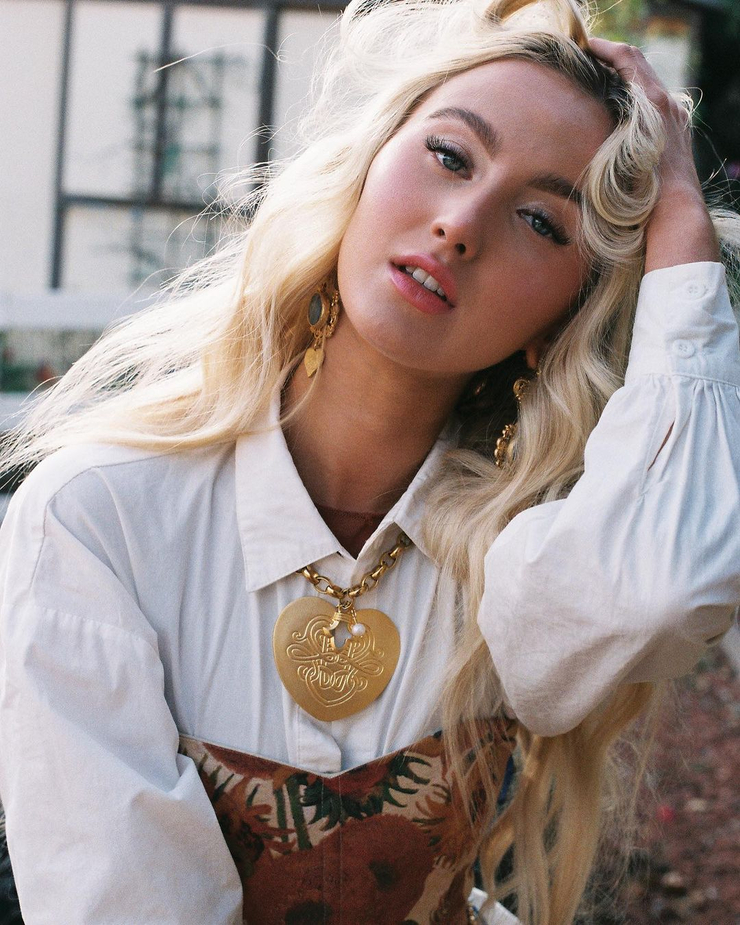 Scarlett Barnett