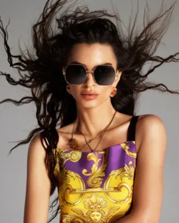 Emily Ratajkowski
