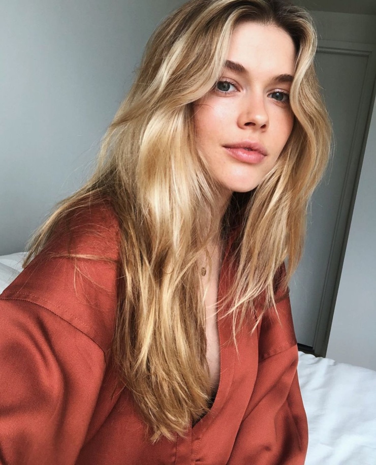 Victoria Lee Victoria Lee