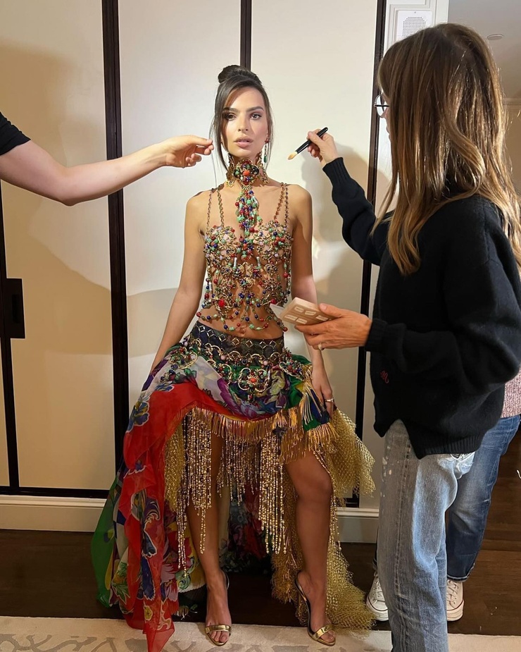 Emily Ratajkowski