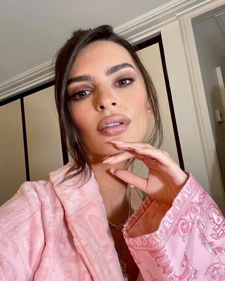 Emily Ratajkowski