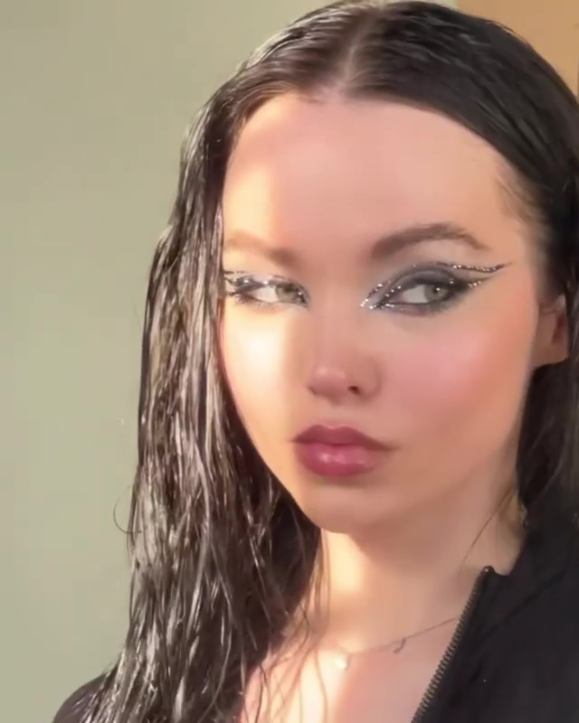Dove Cameron