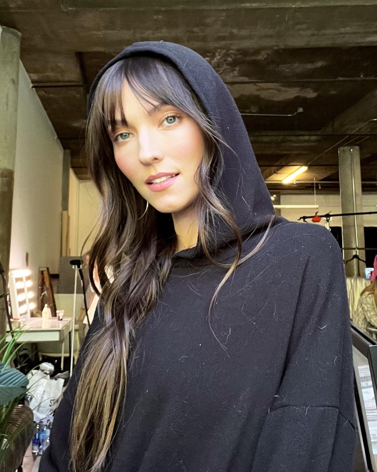 Savvy Taylor Savvy Taylor
