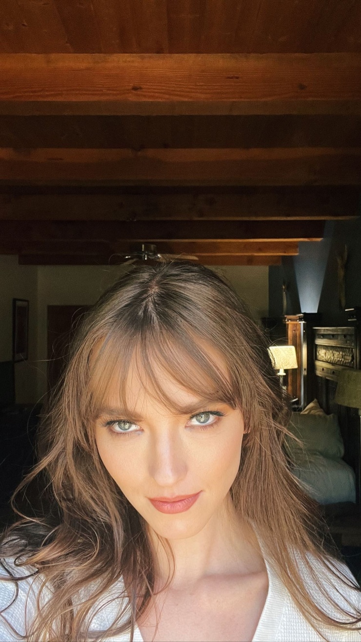Savvy Taylor Savvy Taylor