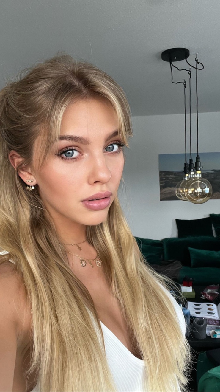 Alexa Breit Alexa Breit