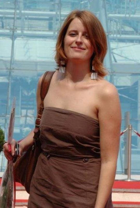 Anne Decis