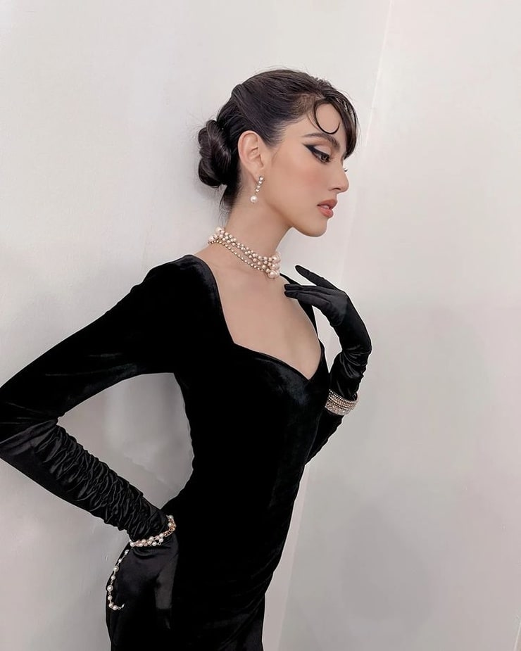 Davika Hoorne Davika Hoorne
