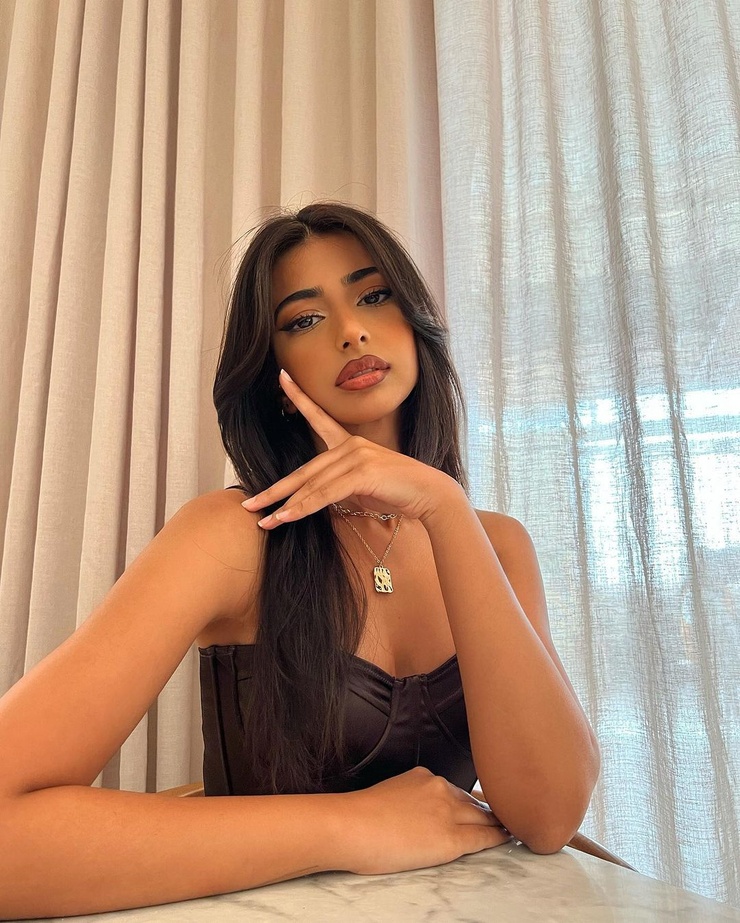 Iffat Marashi
