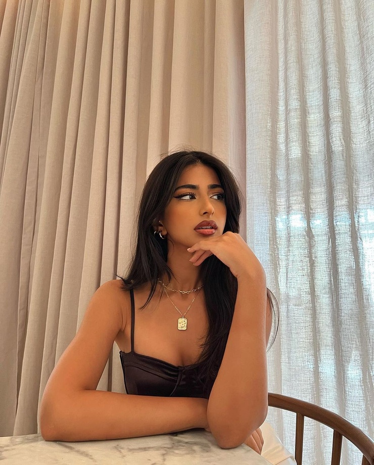 Iffat Marashi