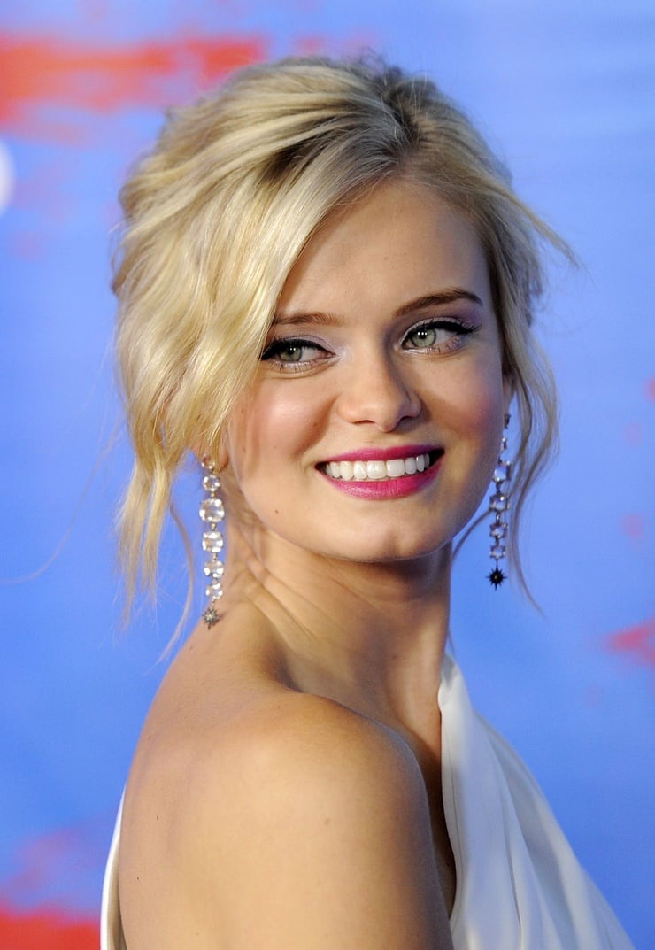 Sara Paxton