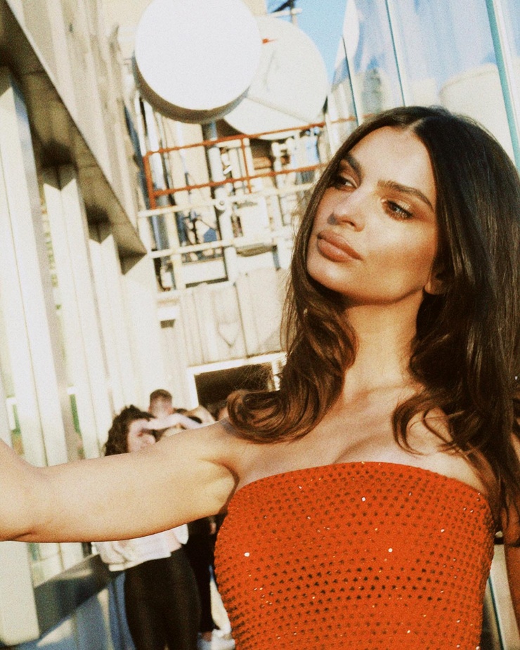 Emily Ratajkowski