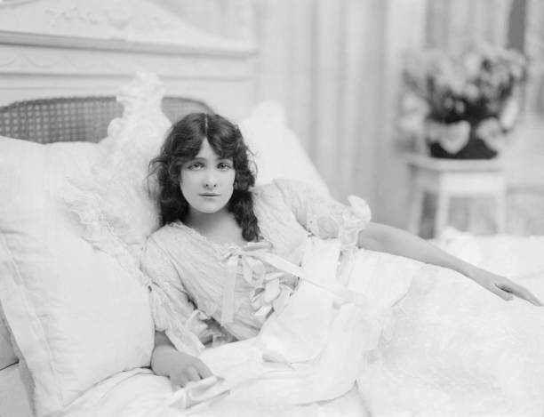 Iris Hoey