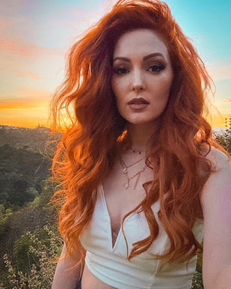 Nicole Simone