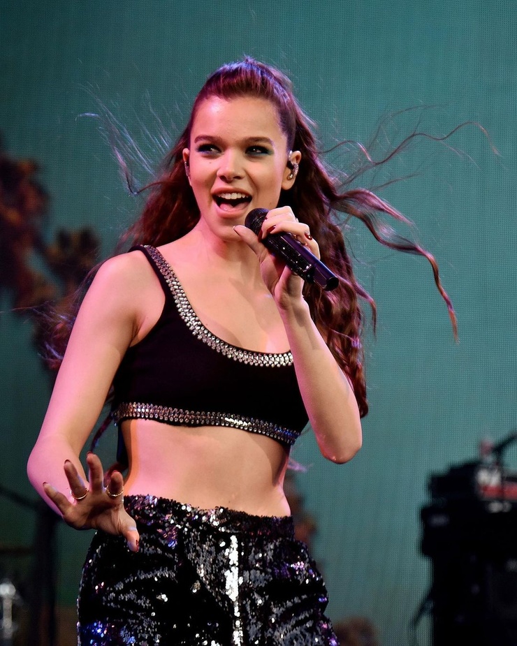 Hailee Steinfeld