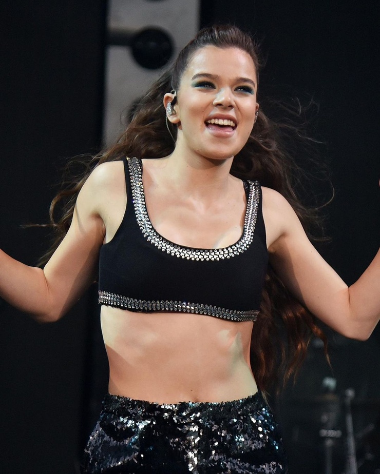 Hailee Steinfeld