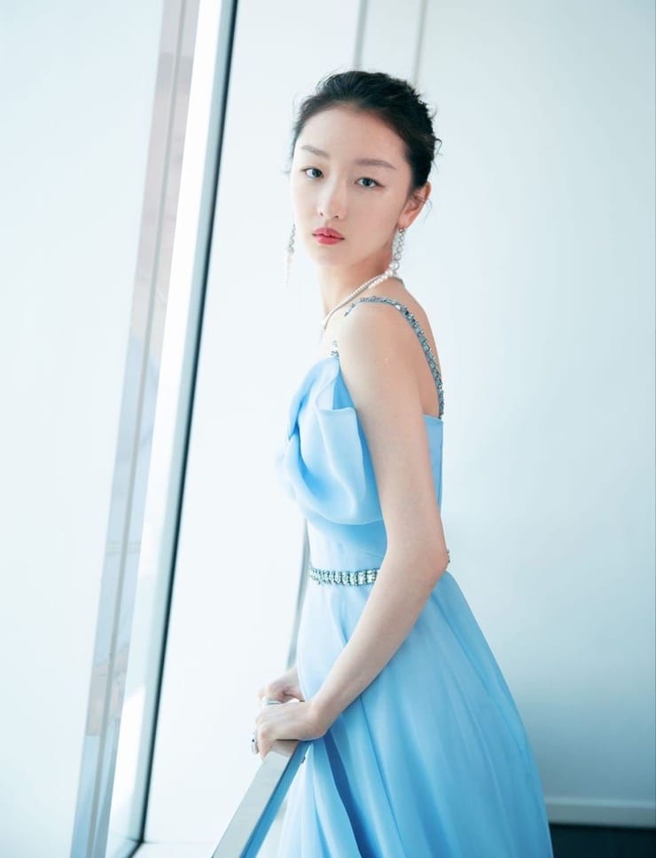 Dongyu Zhou