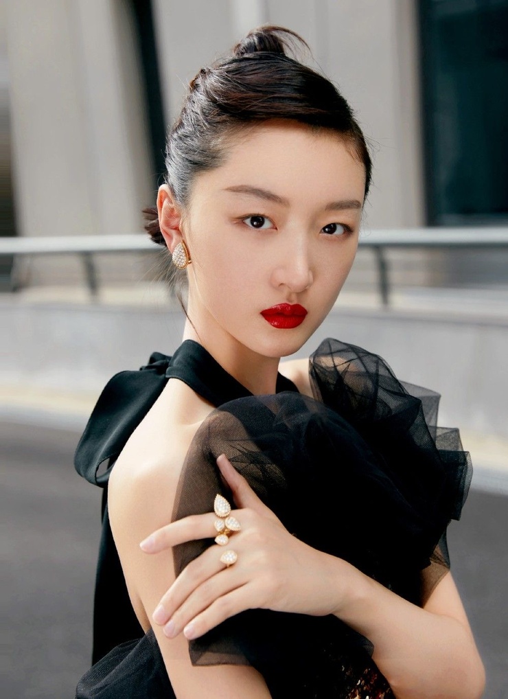 Dongyu Zhou