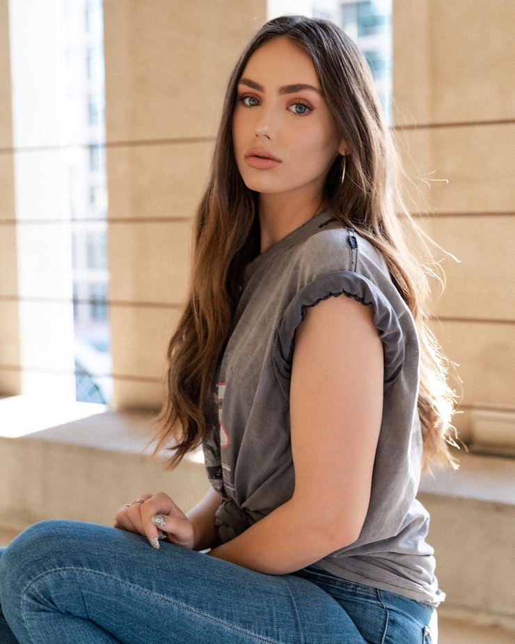 Savannah Bakarich