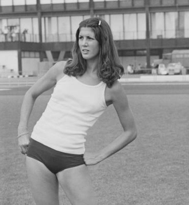 Debbie Van Kiekebelt Debbie Van Kiekebelt
