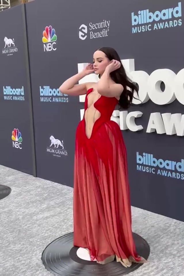 Dove Cameron