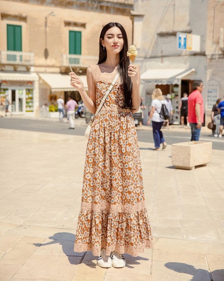 Davika Hoorne Davika Hoorne