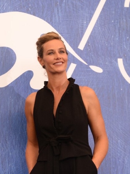 Cécile De France