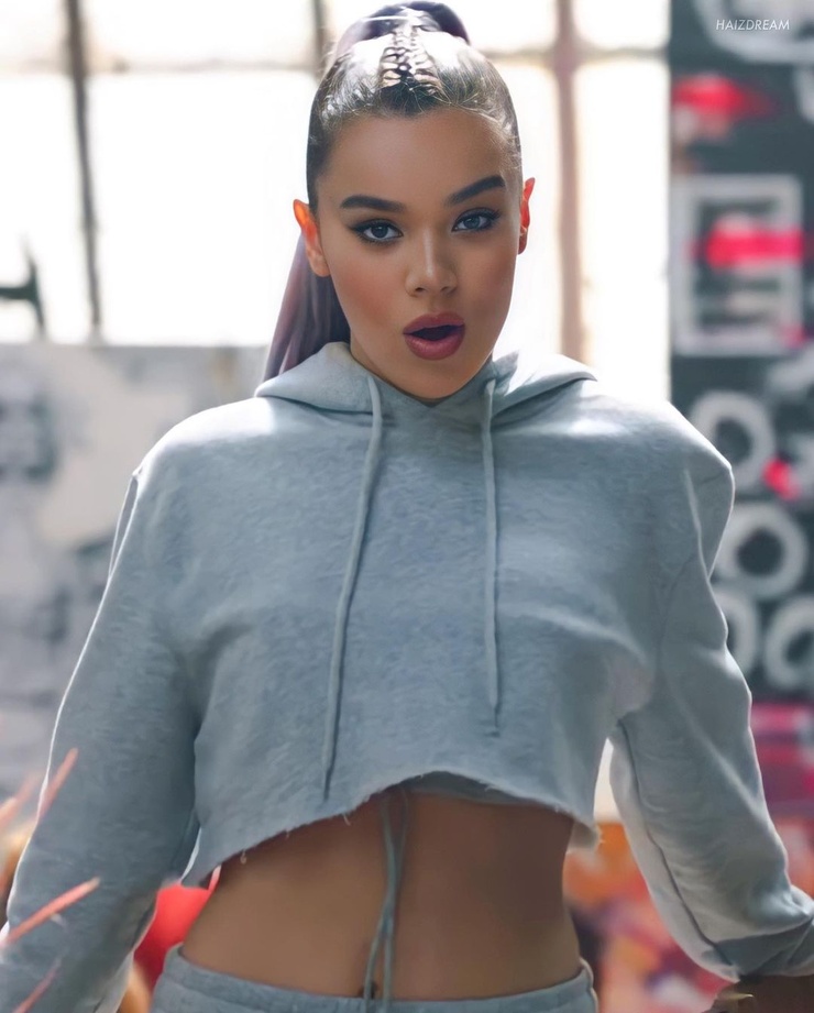 Hailee Steinfeld Hailee Steinfeld