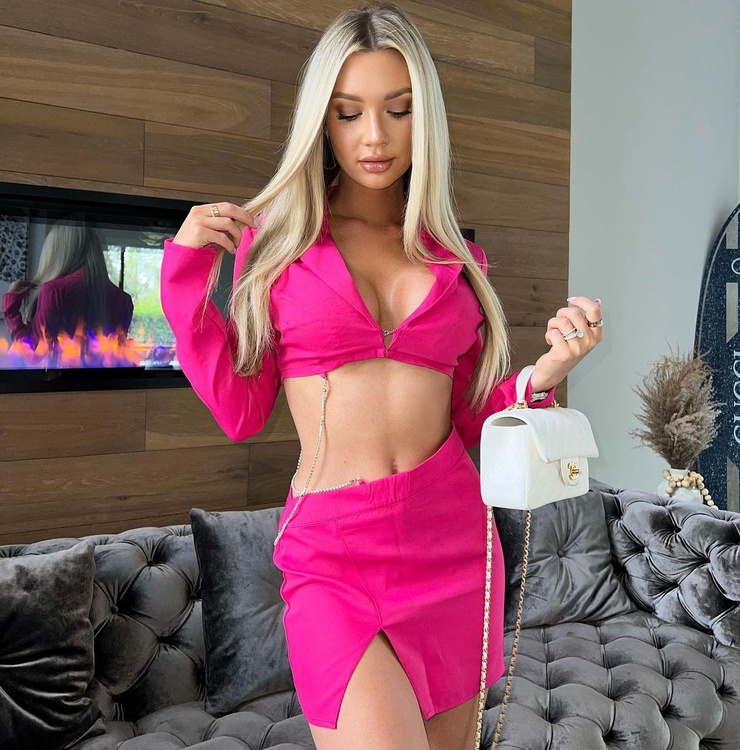 Alexa Collins