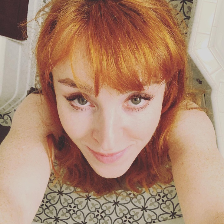 Ruth Connell Ruth Connell