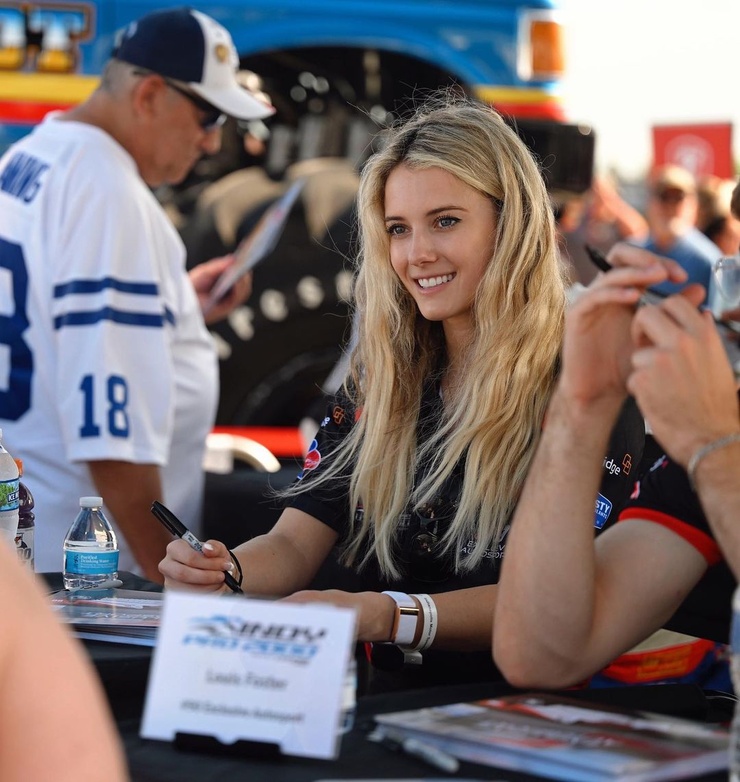 Lindsay Brewer