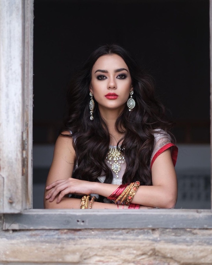 Amanda Obdam Amanda Obdam