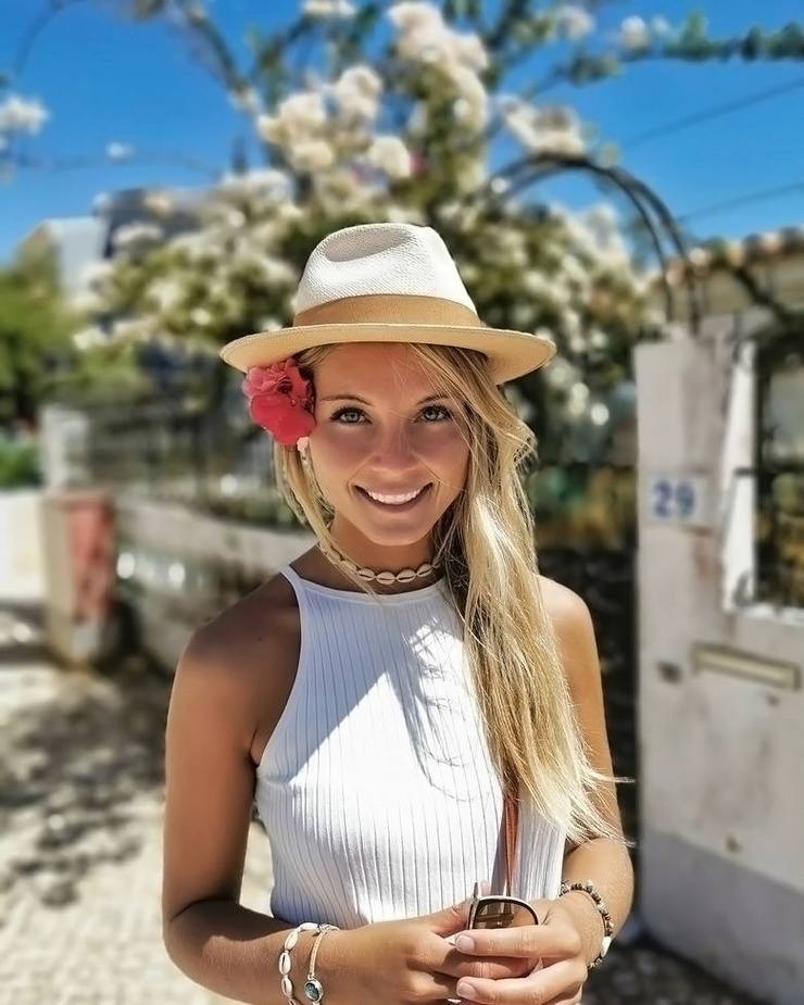 Valéria Pavelin Valéria Pavelin