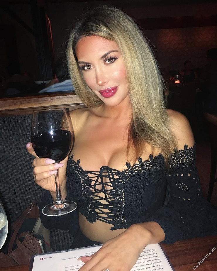 Picture of Miranda Nicole.